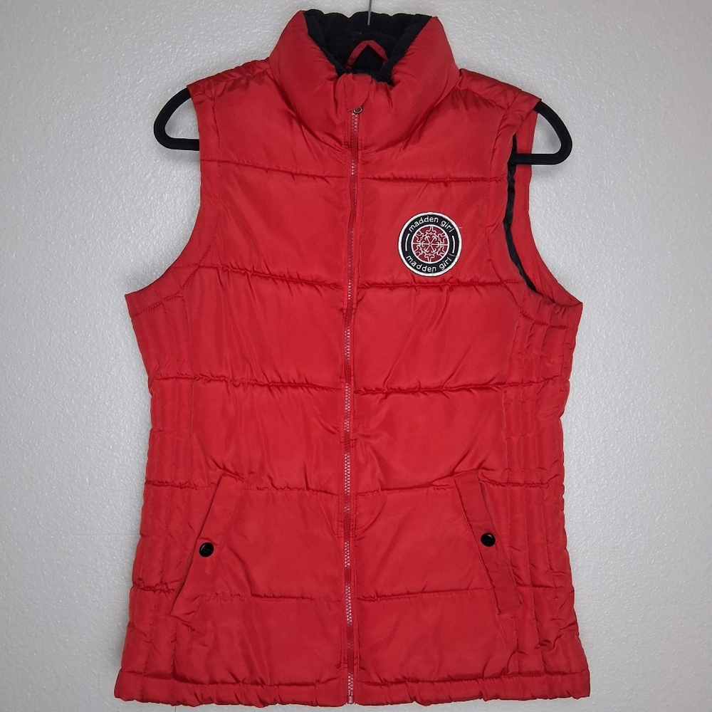 Madden Girl Womens Red Semi Puffer Zip Up Vest W/logo Patch On Front